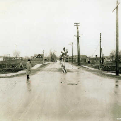 Chicago, Aurora and Elgin Railroad crossing at Berkley Avenue