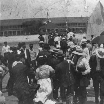 arrival at Point Clear - guests on wharf, circa early 1900's
