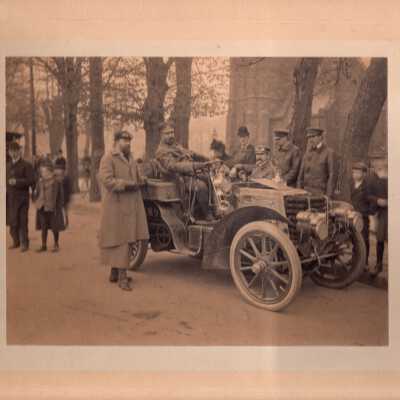 Model K and George L. Weiss, 1903