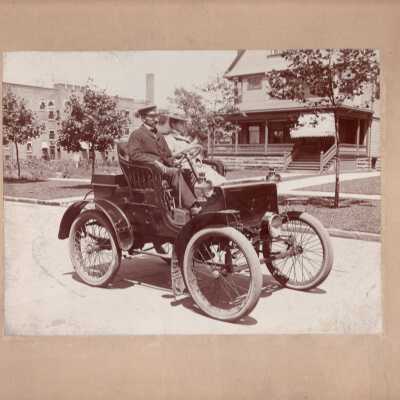 George and Laura Weiss, 1901