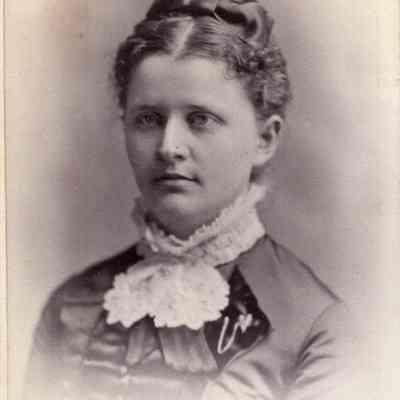 Mabel Elizabeth Pratt, '80: SM.1971.1.267yy (Vail logo on back of photo)