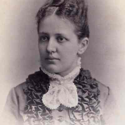 Anna Cleland McFadden, '80: SM.1971.1.267ggg (Vail logo on back of photo)