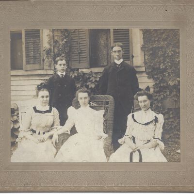 Elizabeth, Grace, Lorane, Ezra & Lee Marvin