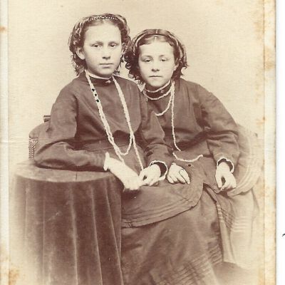 Phebe & Lydia Sutliff as Young Girls