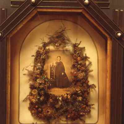 Photograph taken of the artifact in or around 2007. Given the accession number SM.1971.1.100b: Copyright: Diana Lynne Photography C. 2007