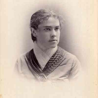 Abbie Helen Hussey: SM.1971.1.142L