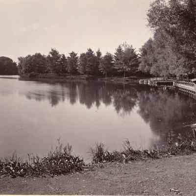 Lake-somewhere around Vassar College campus: SM.1971.1.267jj Front (no writing on back of photo)