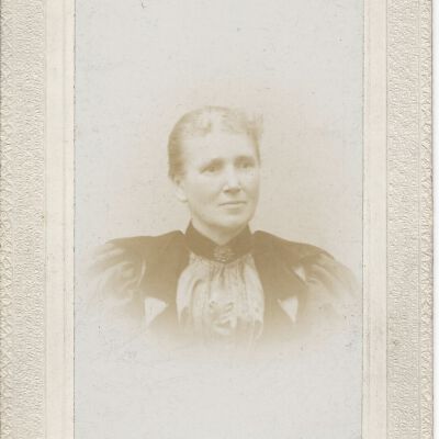 Unidentified Woman Cabinet Card