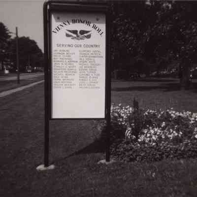 Vienna Honor Roll sign