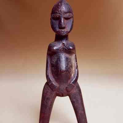 Catapult in the Form of a Woman