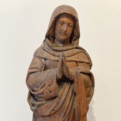 Sculpture of Mary