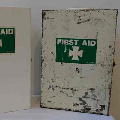 First Aid-wall cabinet