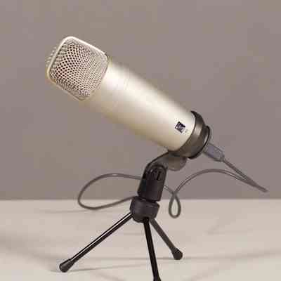 Microphone with stand