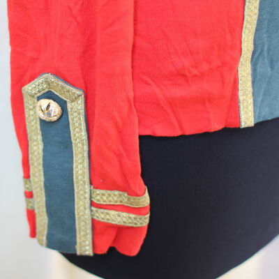 Sleeve cuff detail