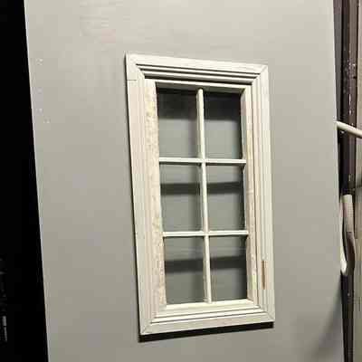 Flats with window