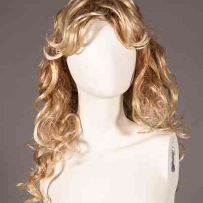 Wig- Long wavy with fringe