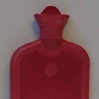 Hot water bottle