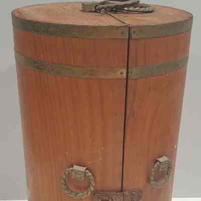 Box- Hinged