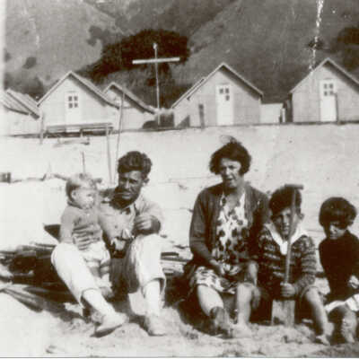 Thomson Family on beach