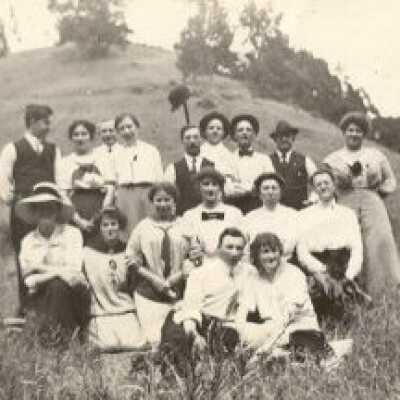 Group photo with Lollie and Agnes