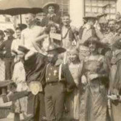 Anchorage Crowd Parade