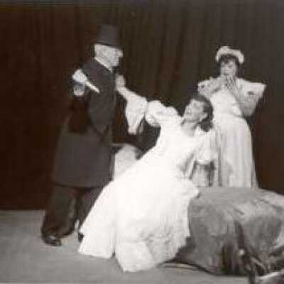 melodramatic performance