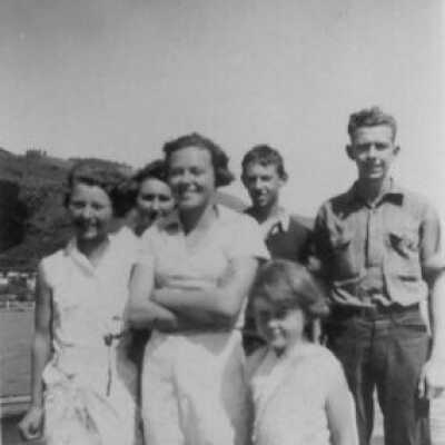 Dorothy Eggers and friends