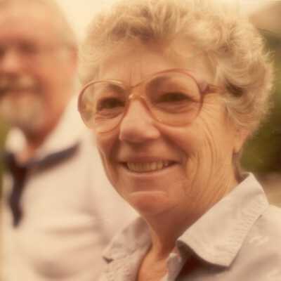 Reuter, Albertine White