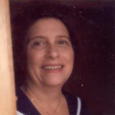 Hollar, Ruth
