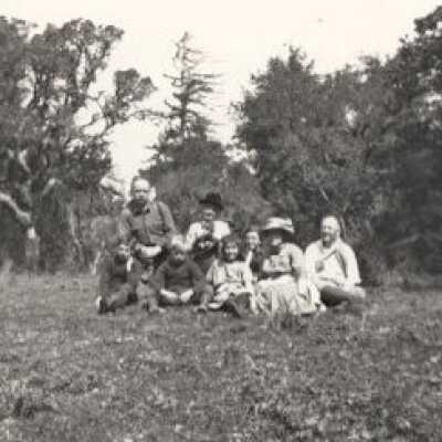 Hikers on the Dipsea Trail