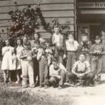 schoolchildren with balloons