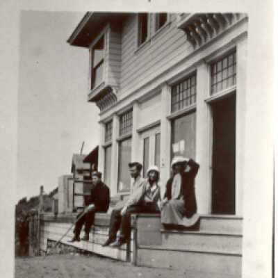People in front of Airey Hotel