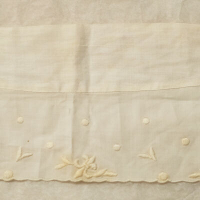 Woman's Embroidered Collar