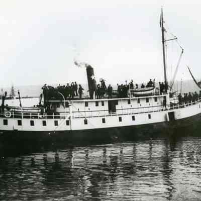 Steamer Discovery
