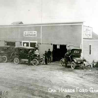 Oak Harbor Ford Garage