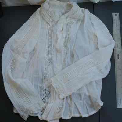 524 - White batiste blouse from The Stone Fisher Co.
