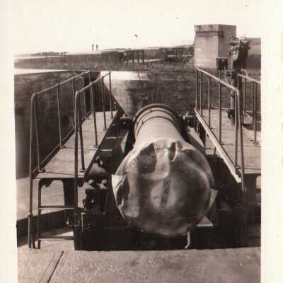 Ft Casey Disappearing Rifle: Origsize: 2.75x4.5; Origformat: Print-Photographic