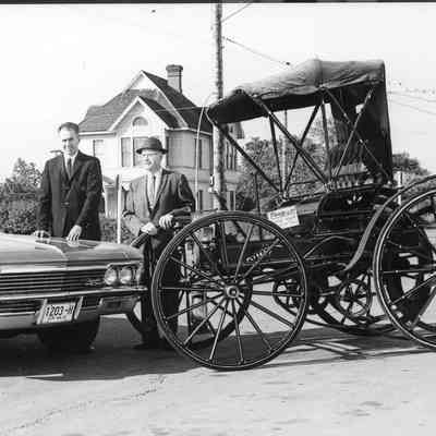 Holsman and modern car.