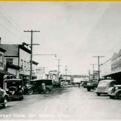 1967.ata.885b - Oak Harbor, WA - street scene postcard: 1930s - Barrington Street