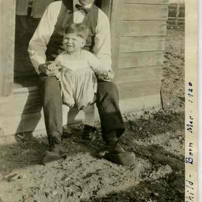 Carl and Jim Izett 1921 - First home/1st child - born March 1920