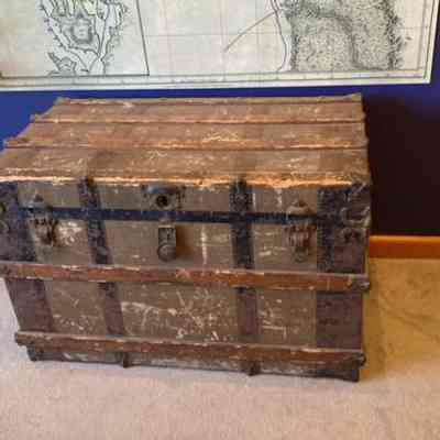 Capt. Swift Steamer Trunk