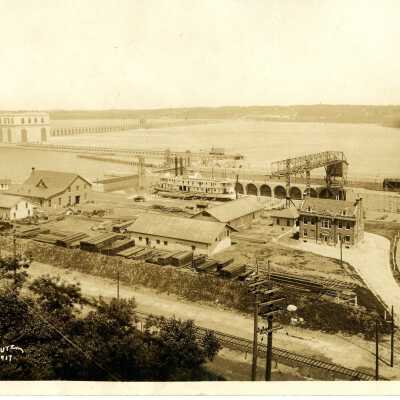 Postcard from William Izett