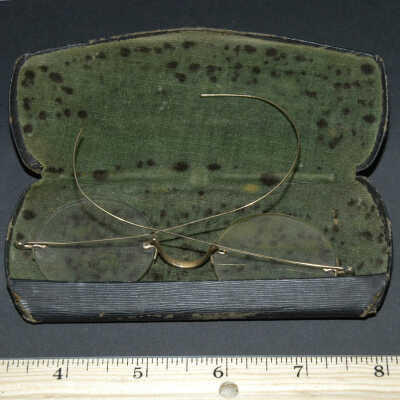 Eyeglasses