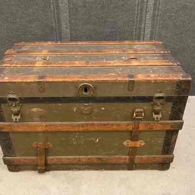 1844 Steamer Trunk