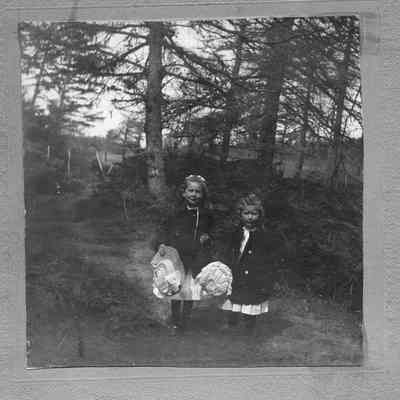 159 - Ava and Lillian Monroe at Libbey Beach Park: San De Fuca, Whidbey Island, WA