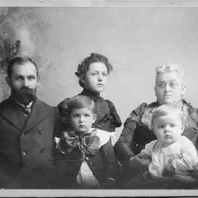 160 - Annie Monroe Izett (daughter of James and Catherine Monroe, sister of Anthony Monroe)and family: Oak Harbor