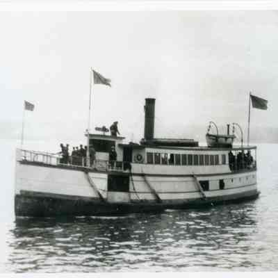 Clatawa Steamer Photograph