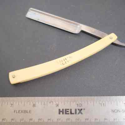574 - "C. McG 12/21" carved into side of razor: J.A. Henkels' Twin Works, Germany