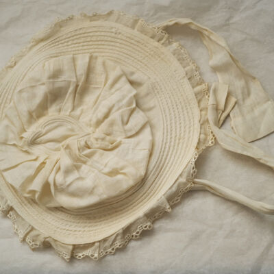 1904 Child's sun bonnet