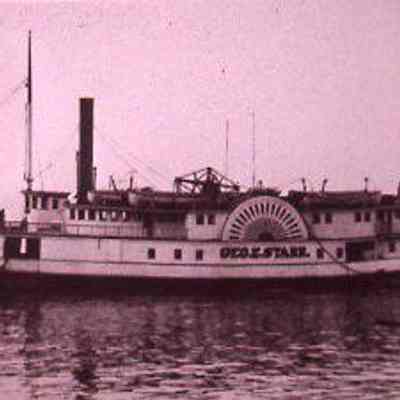 Veo.E.Stark Boat on the Water
